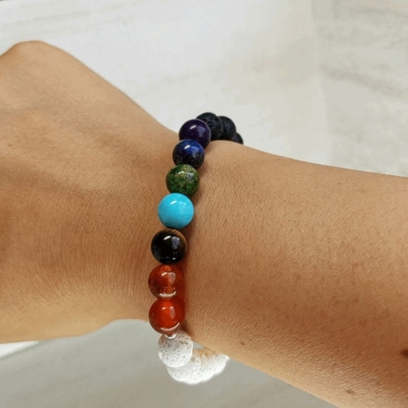 Black & White Yin & Yang 7 Chakra Healing Bracelet - Picture 6 of 9
